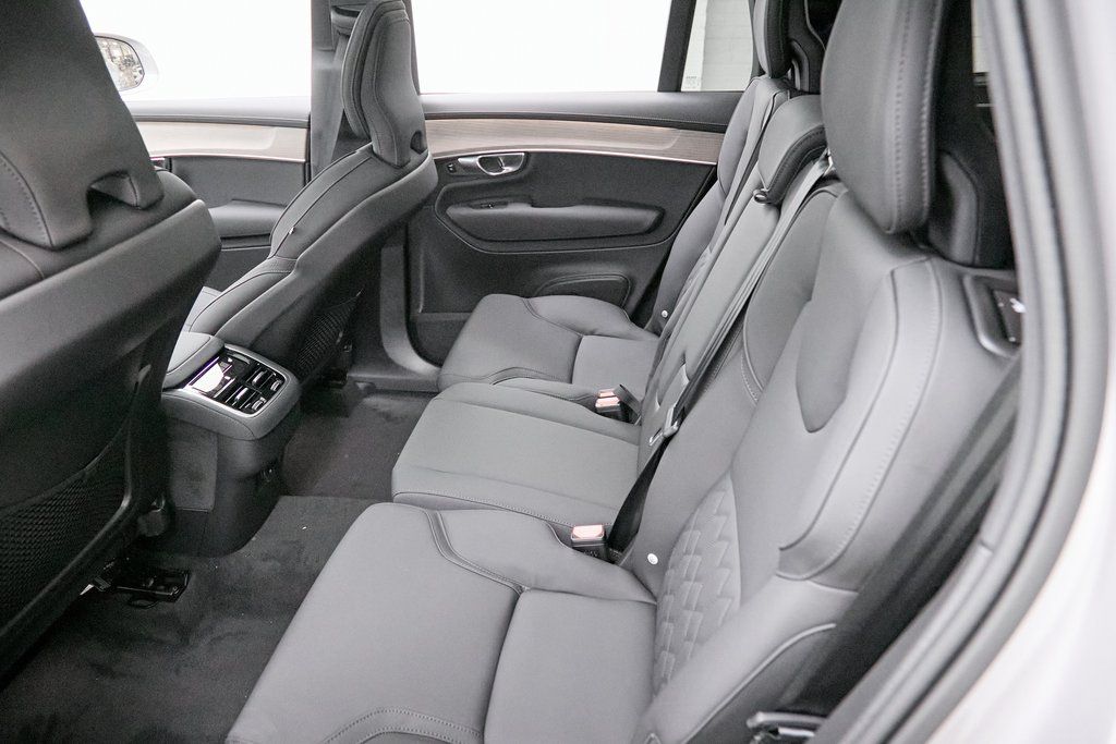 2026 VOLVO XC90 - Image 18