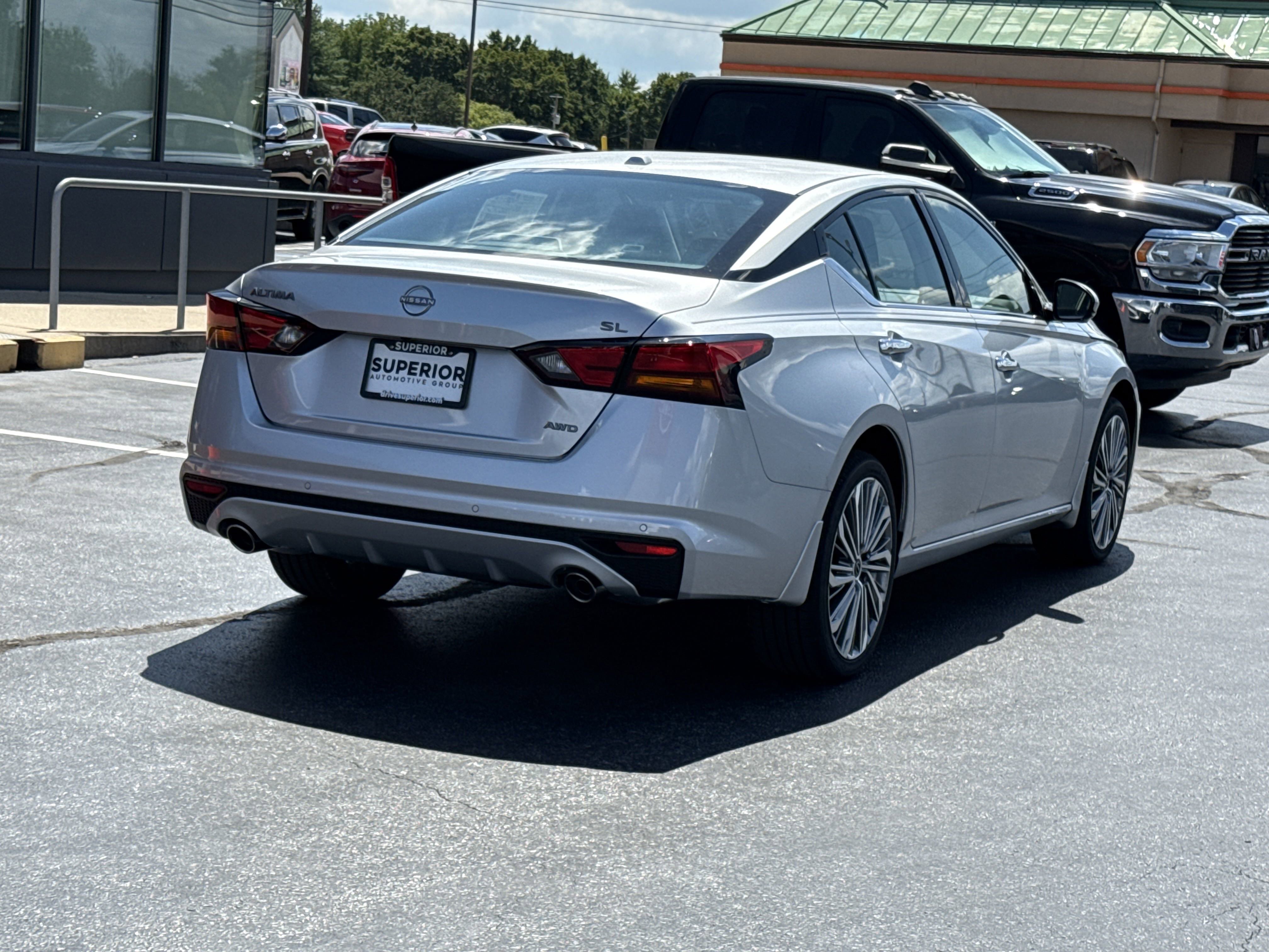 2025 Nissan Altima 2.5 SL photo 3