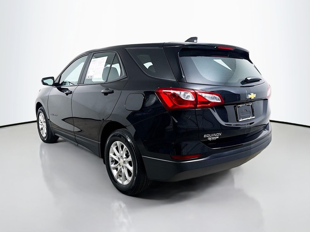 2021 Chevrolet Equinox LS photo 3