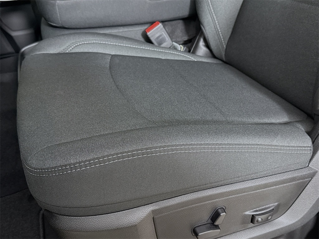 2025 Ram 2500 Big Horn photo 3