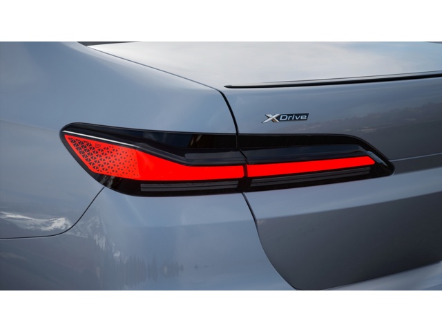 2026 Bmw 750e photo 8