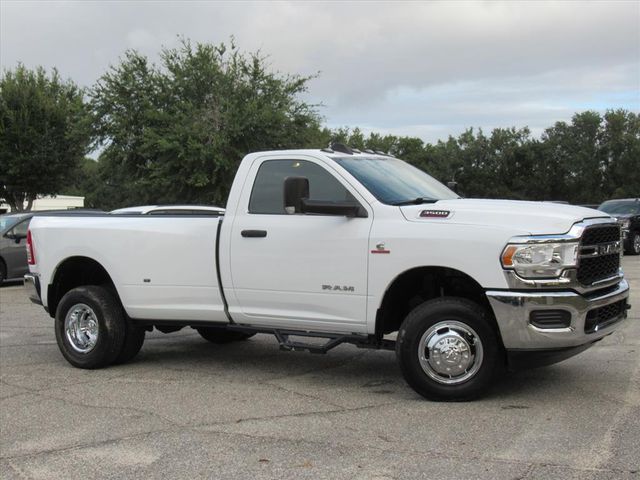 2022 Ram 3500 Tradesman photo 2