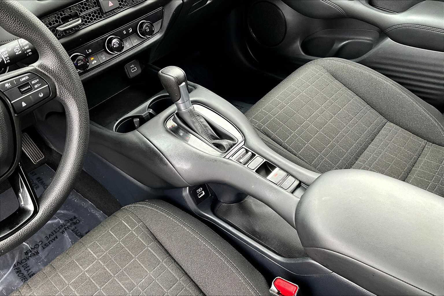 2023 Honda HR-V LX photo 13