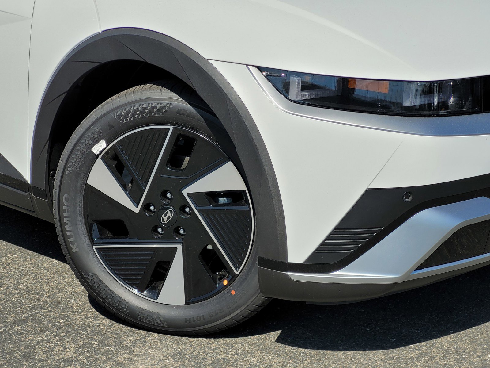 New 2025 Atlas White Matte Hyundai SEL image 5