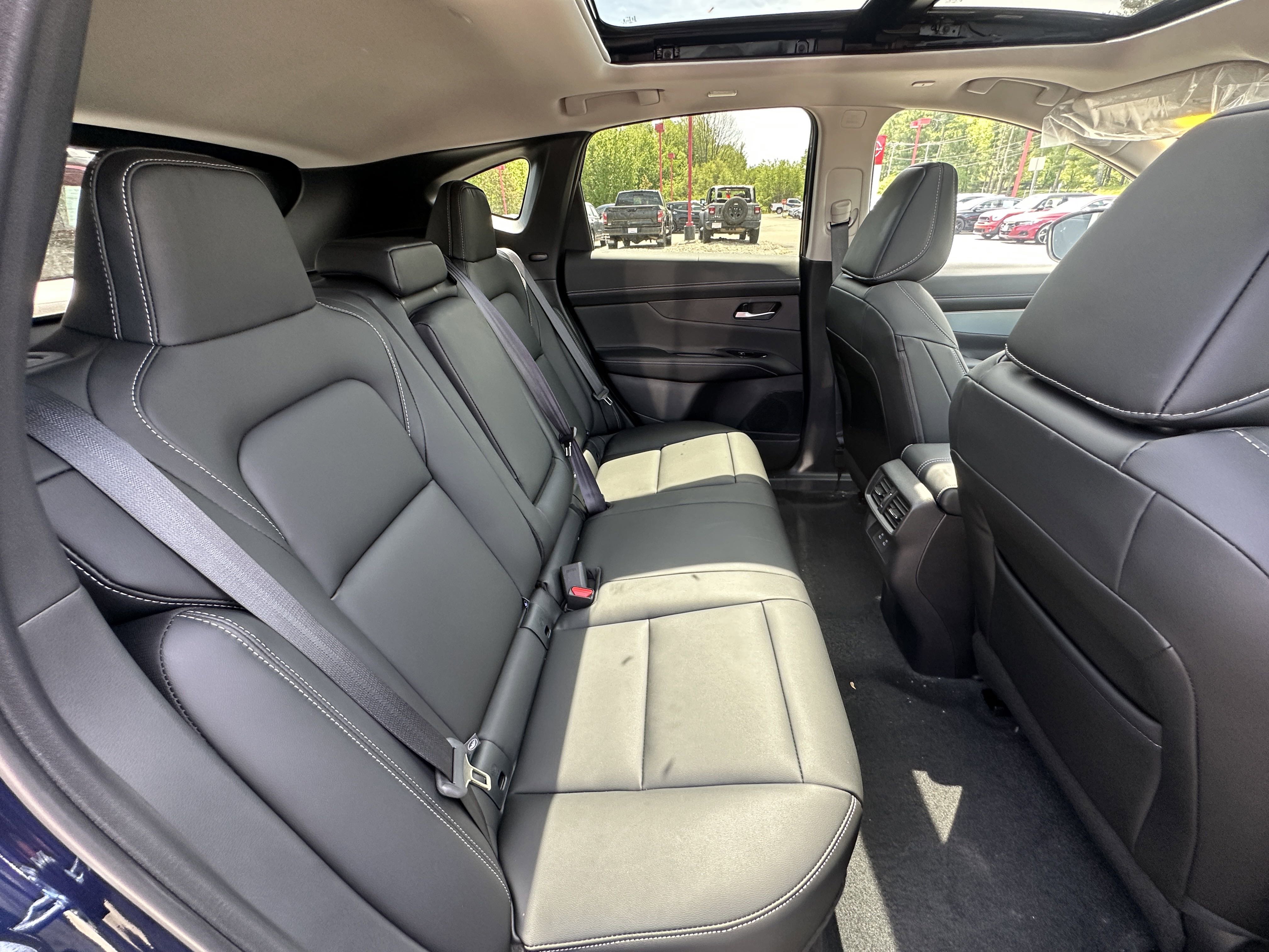 2025 Nissan Murano SL photo 4