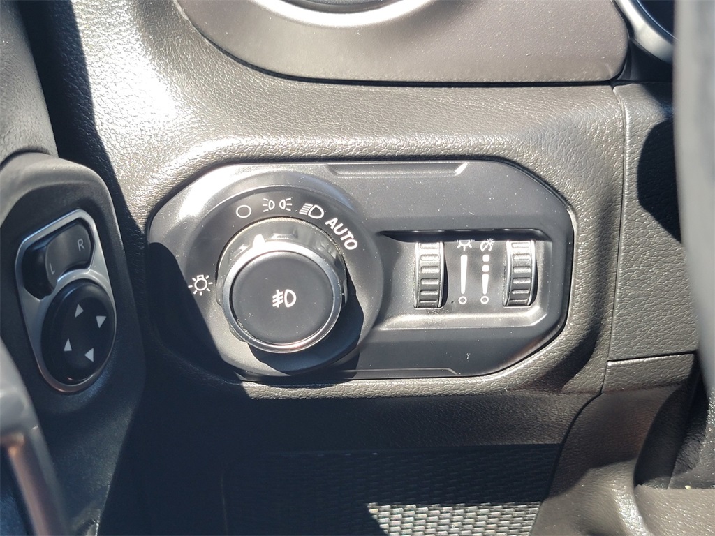 2018 Jeep Wrangler Unlimited Sport S photo 32