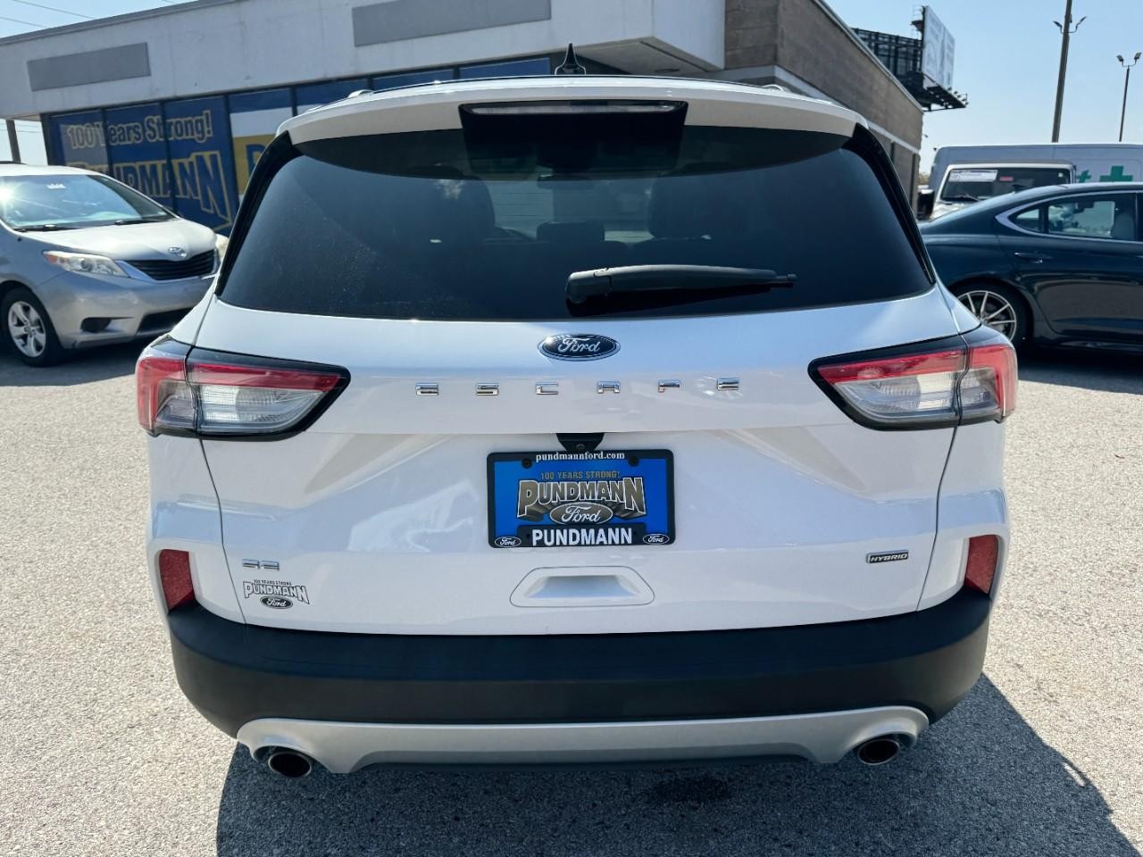 2020 Ford Escape SE Sport Hybrid photo 3