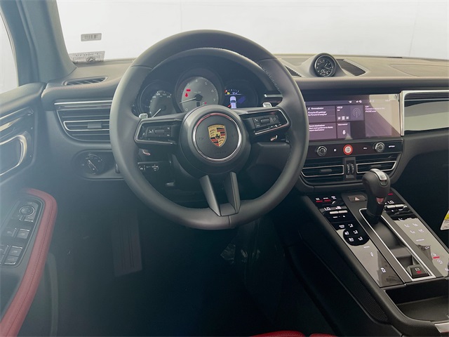 2026 Porsche Macan S photo 24