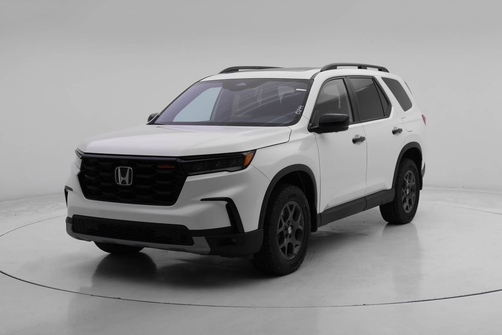 2025 Honda Pilot TrailSport's photo