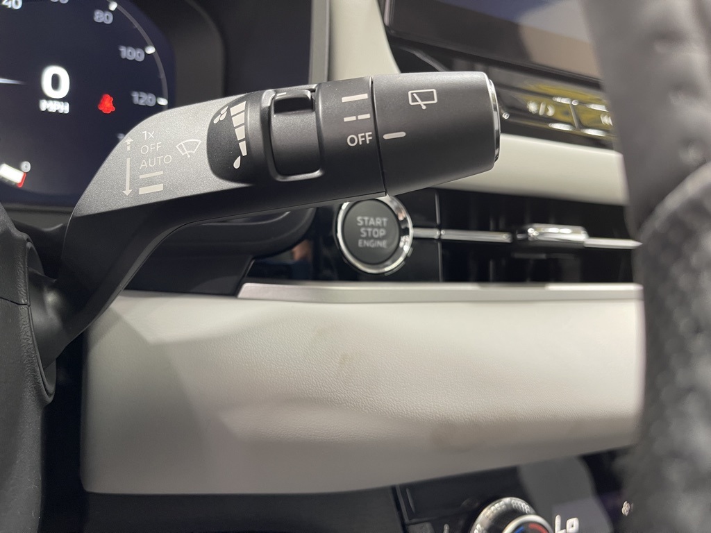 2025 Mitsubishi Outlander SE photo 8