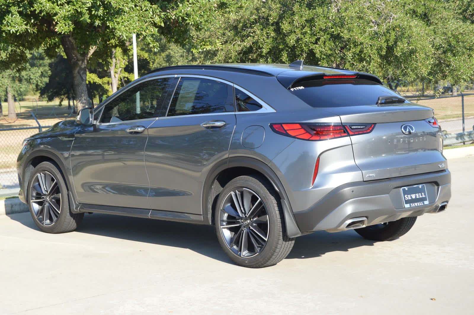 2025 Infiniti QX55 Luxe photo 5