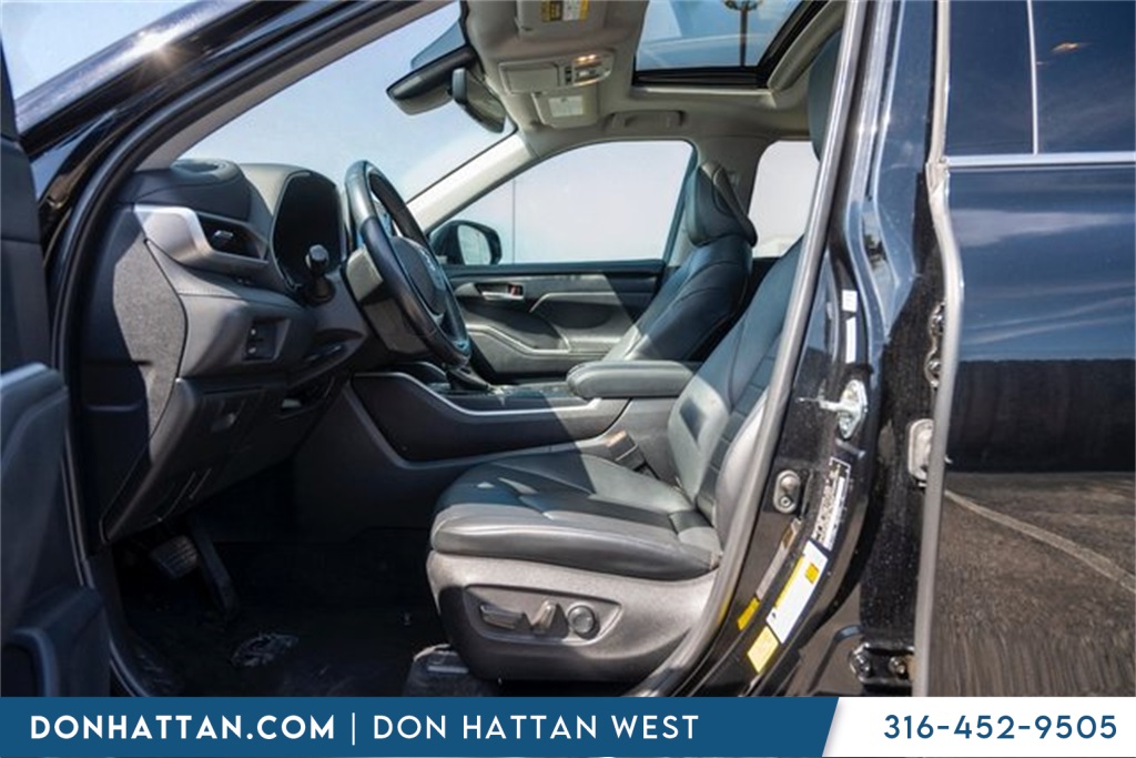 2022 Toyota Highlander XLE photo 5