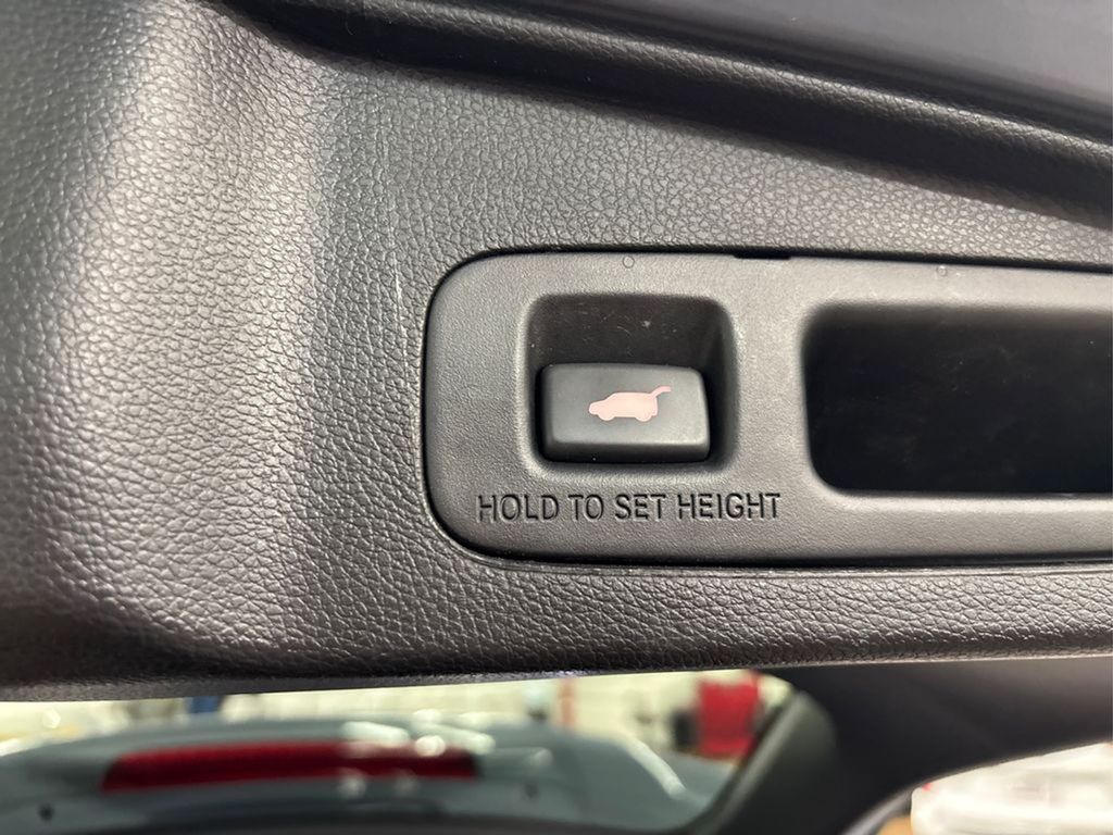 2022 Honda CR-V Touring photo 13
