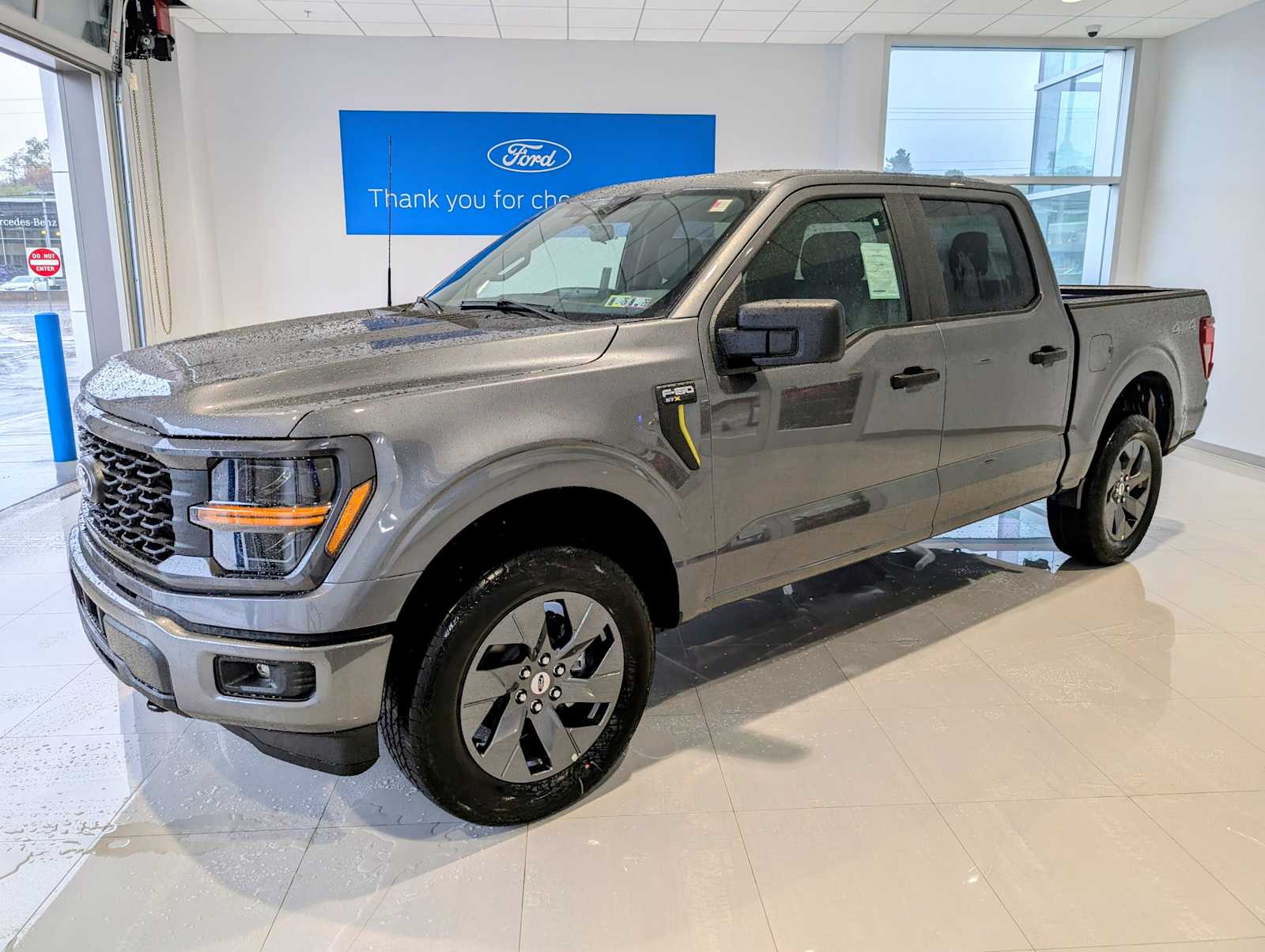2025 Ford F-150 STX's photo