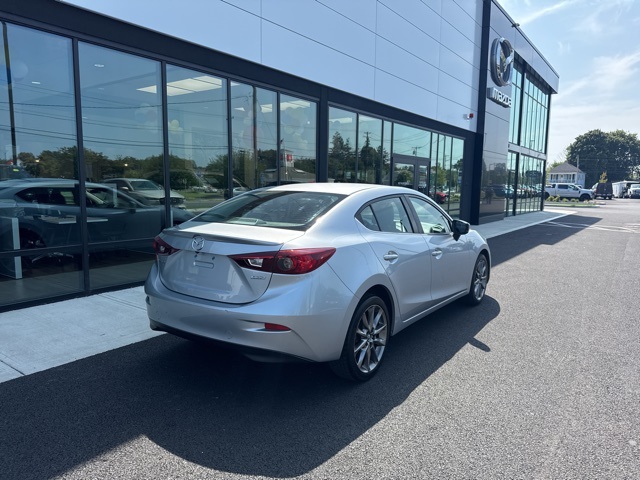 2018 Mazda Mazda3 Touring photo 2