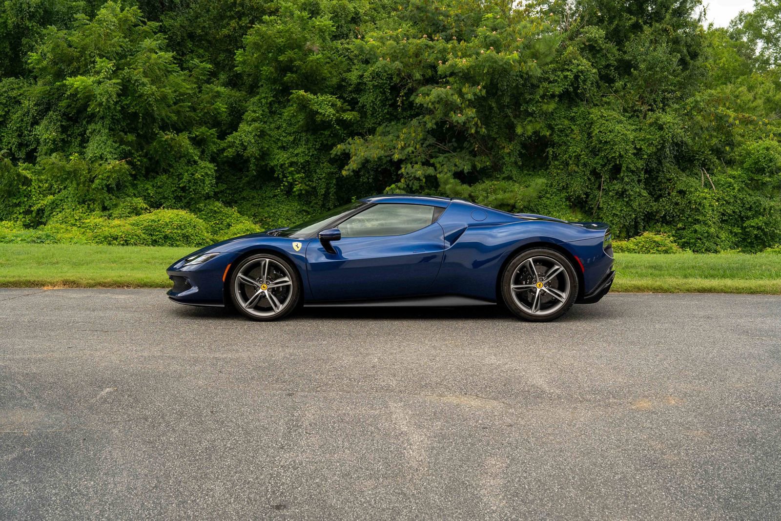 2023 Ferrari 296 GTB Base photo 3