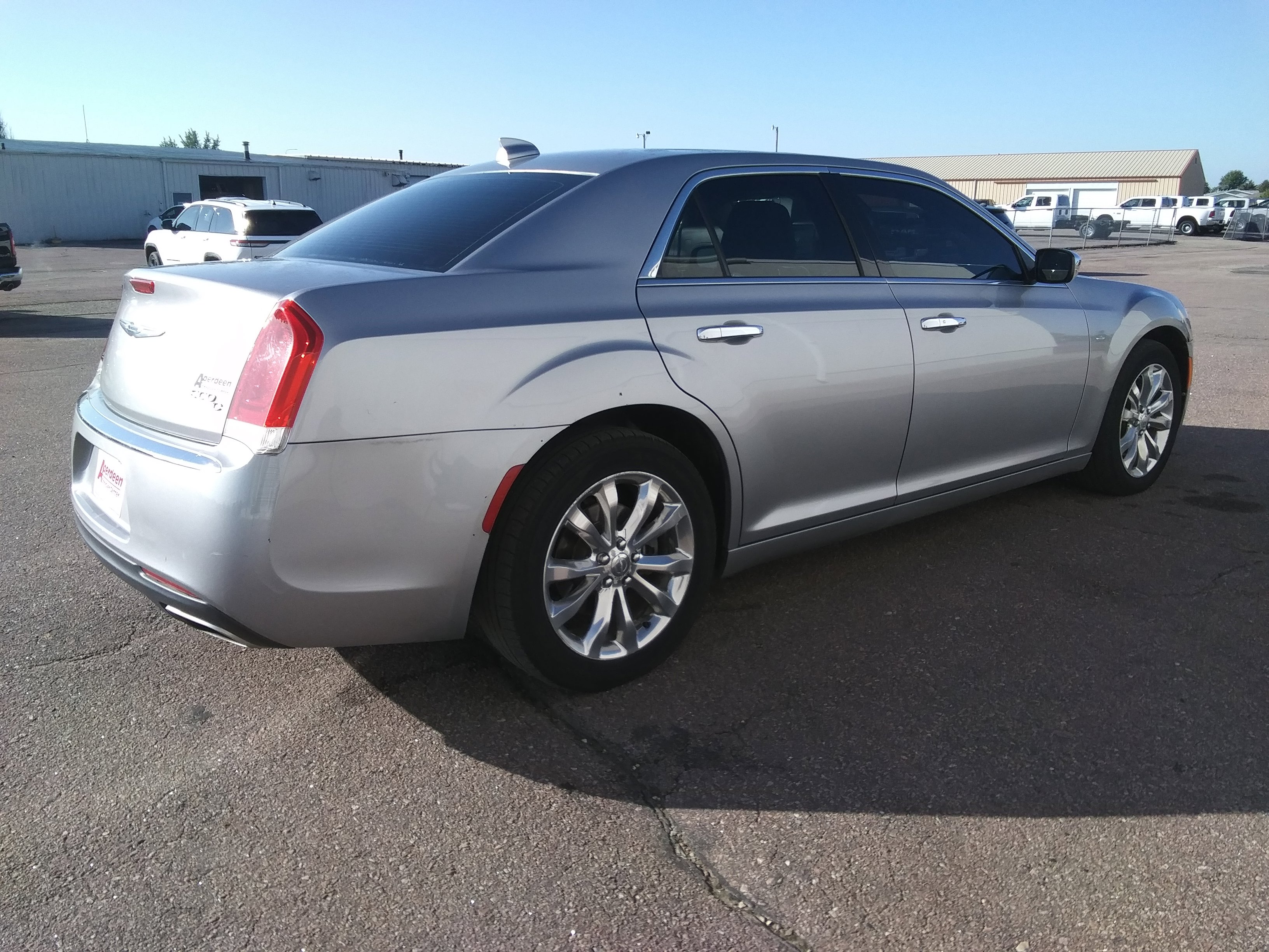 2016 Chrysler 300 C photo 4