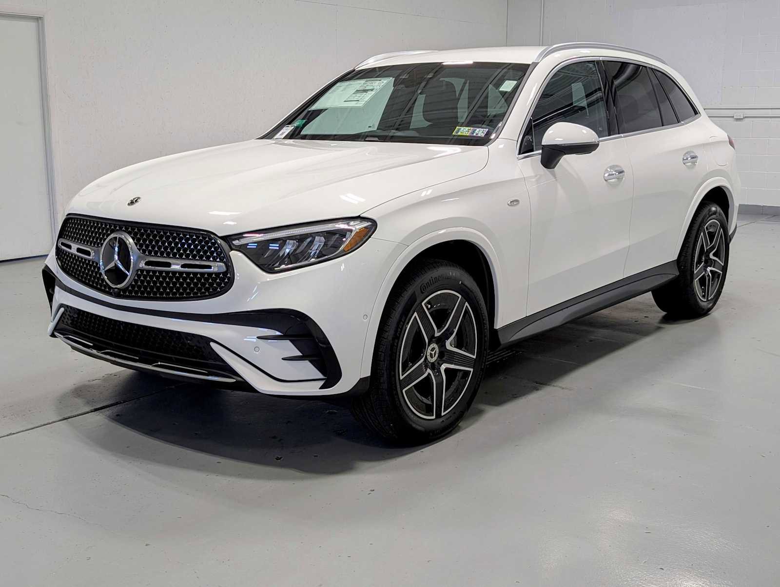 2025 Mercedes-Benz GLC Base's photo