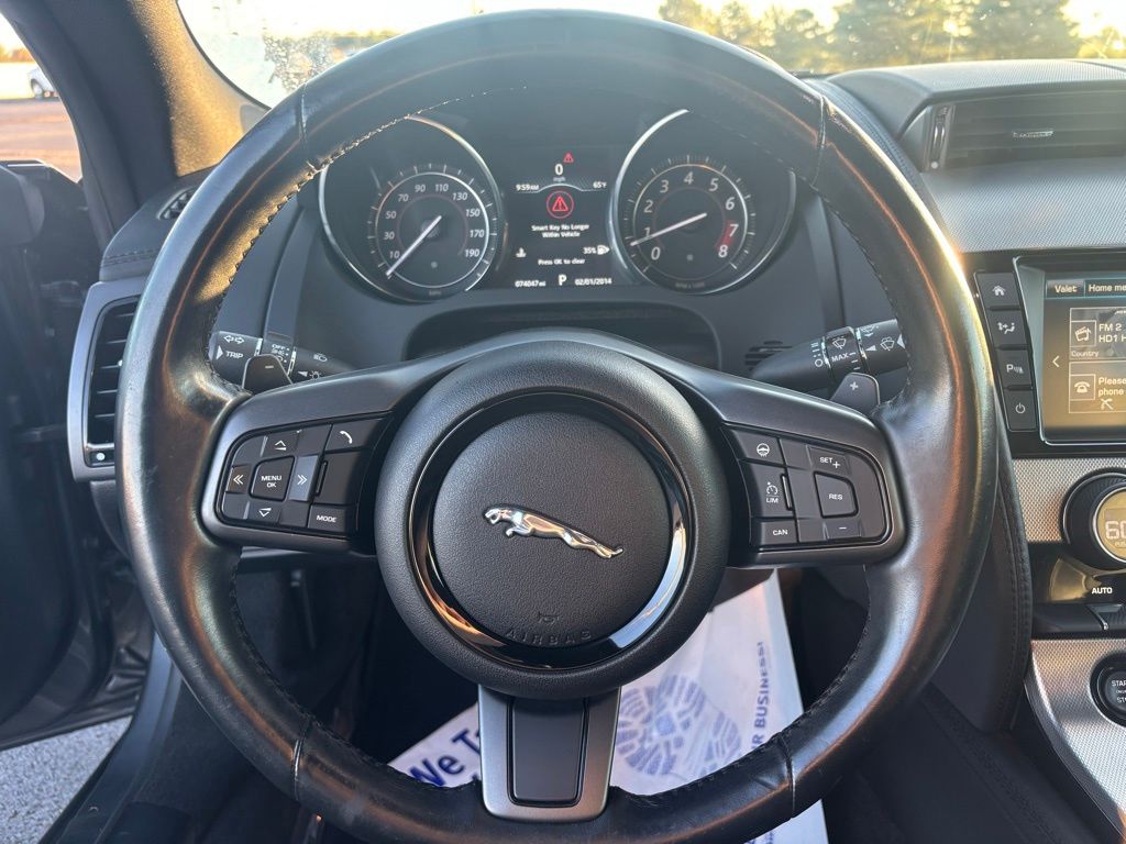 2016 Jaguar F-TYPE Base photo 15