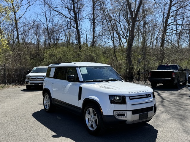 2020 Land Rover Defender 110 SE photo 3