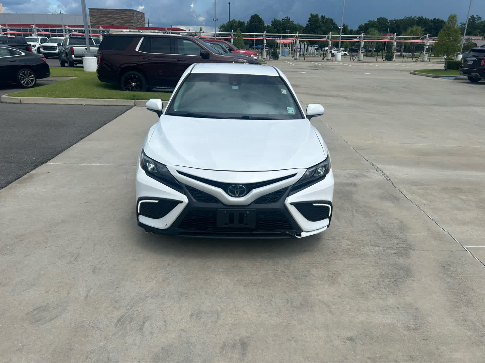 2023 Toyota Camry SE photo 2