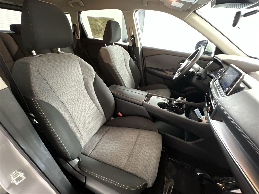 2023 Nissan Rogue SV photo 20