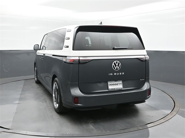 2025 Volkswagen ID. Buzz Pro Plus photo 8