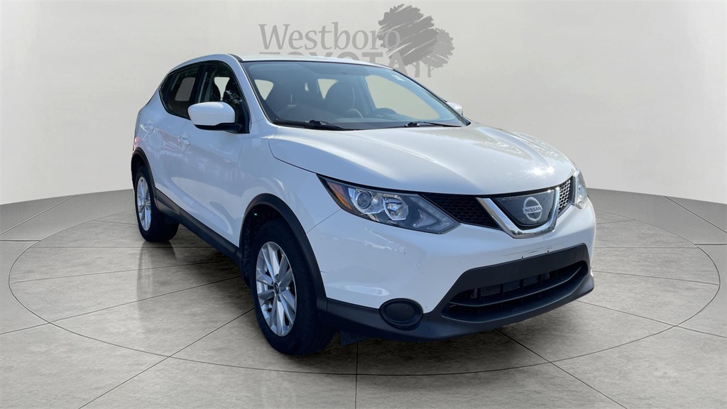 2019 Nissan Rogue Sport S's photo