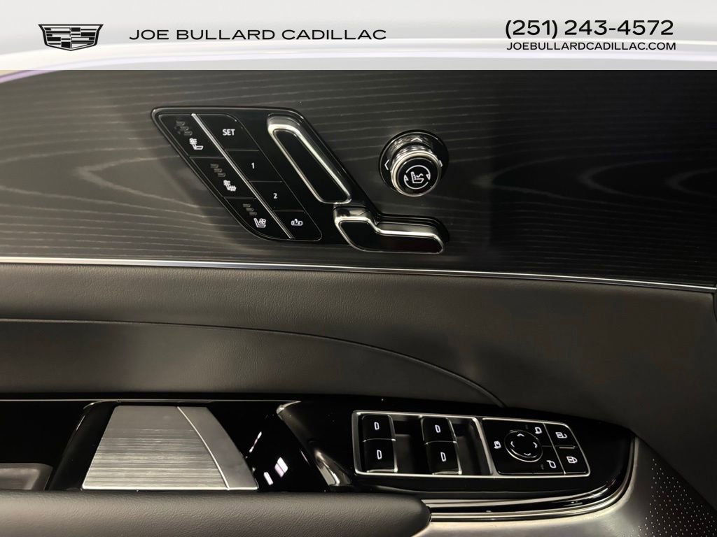 2026 Cadillac Lyriq photo 7