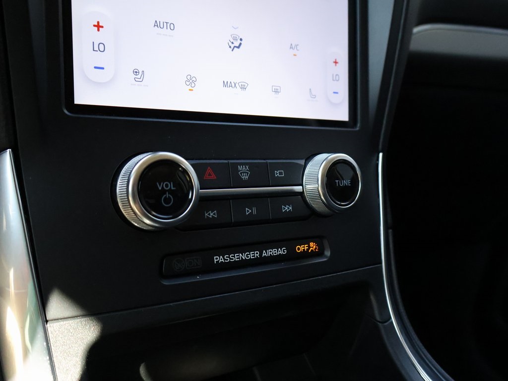 2024 Ford Edge Titanium photo 34