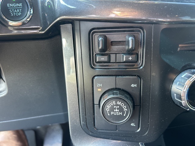 2023 Ford F-150 XLT photo 12