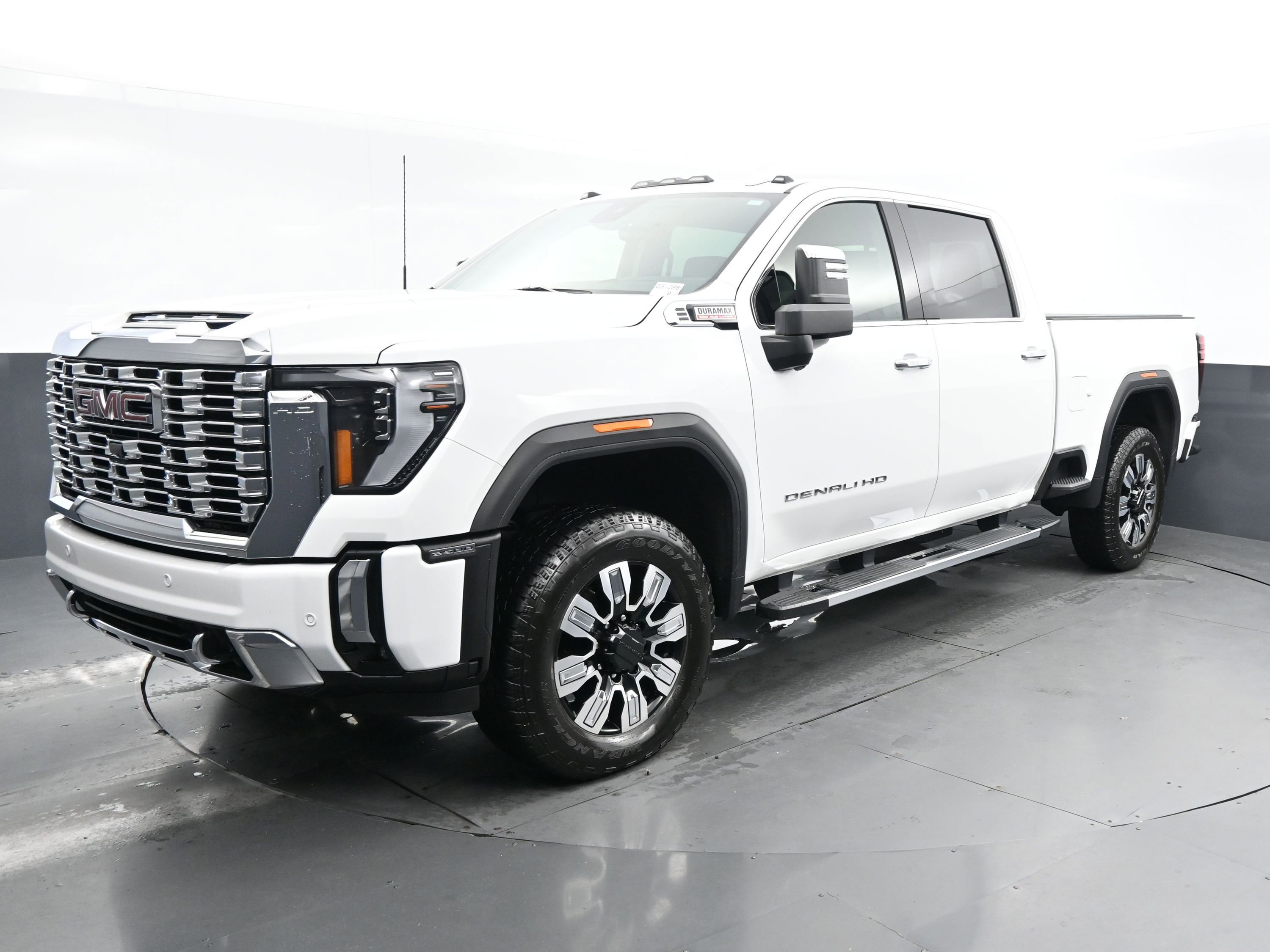 2024 Gmc Sierra 2500 HD Denali photo 3