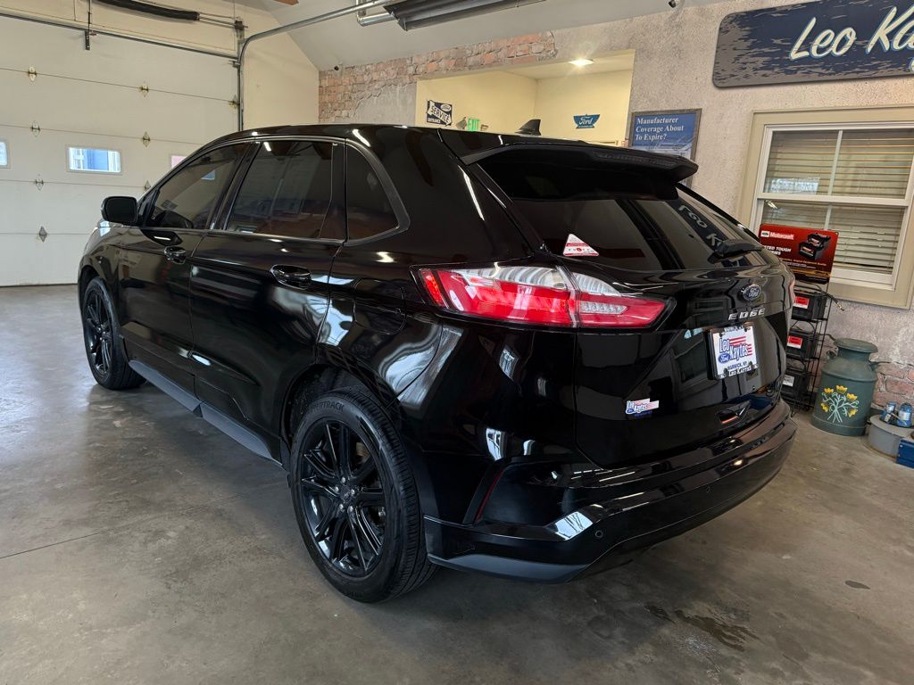 2024 Ford Edge ST photo 3