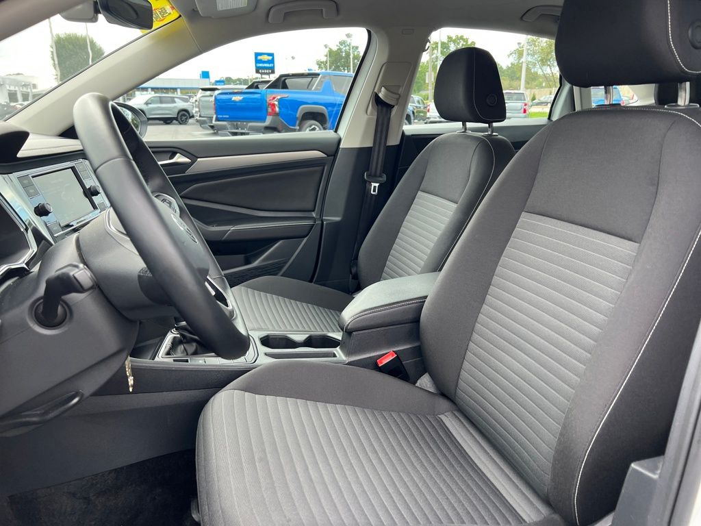 2024 Volkswagen Jetta 1.5T S photo 9
