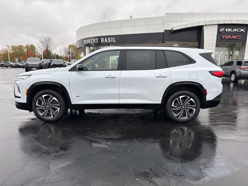 2026 Buick Enclave Sport Touring photo 4