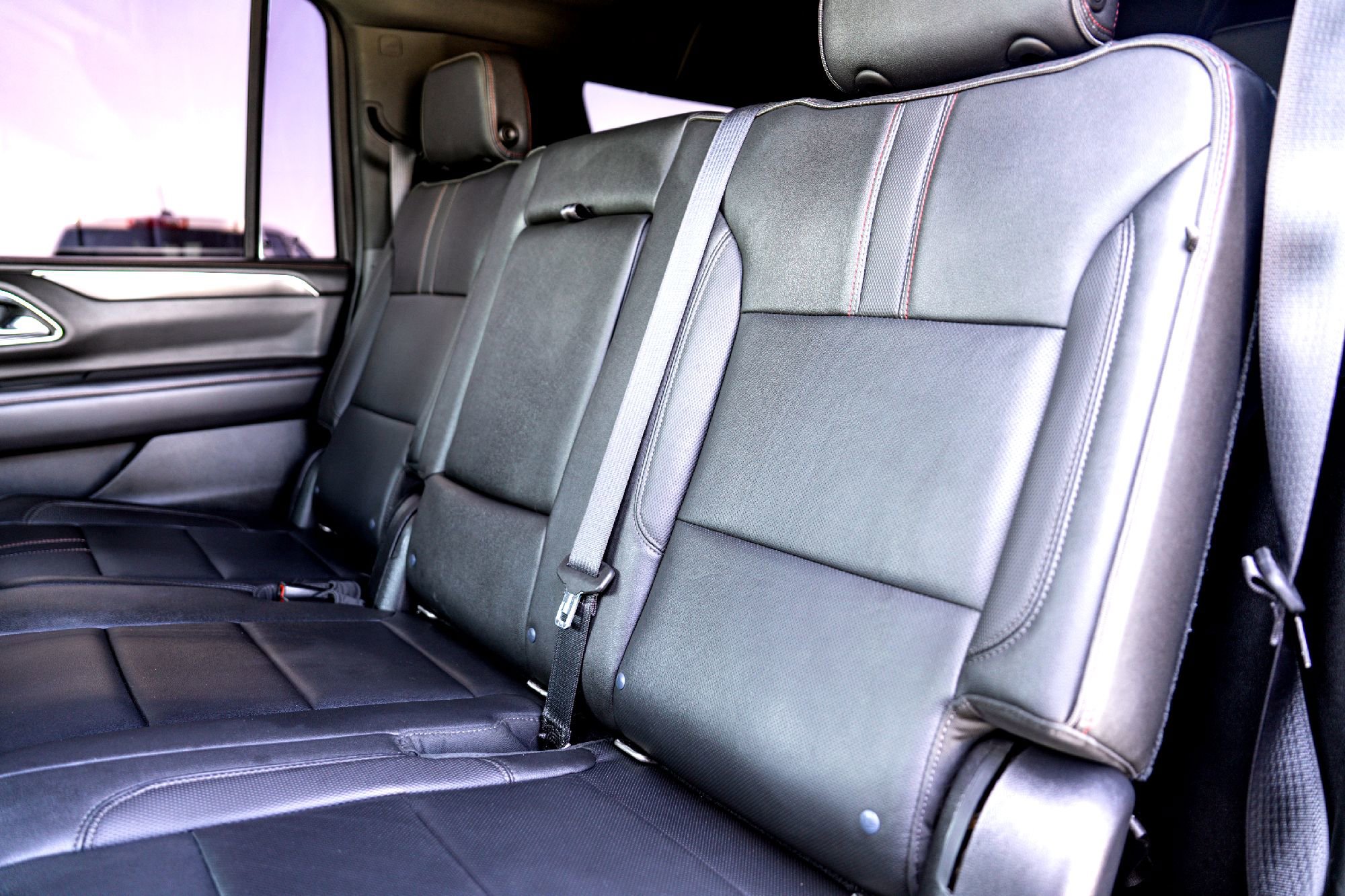 2021 Chevrolet Suburban RST photo 18