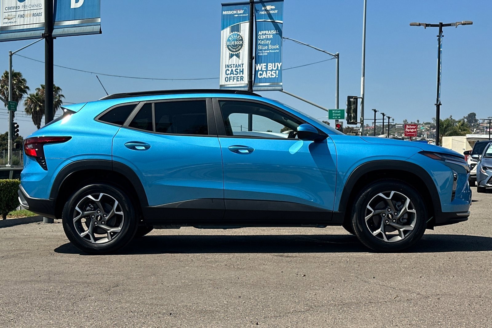2025 Chevrolet Trax LT photo 3