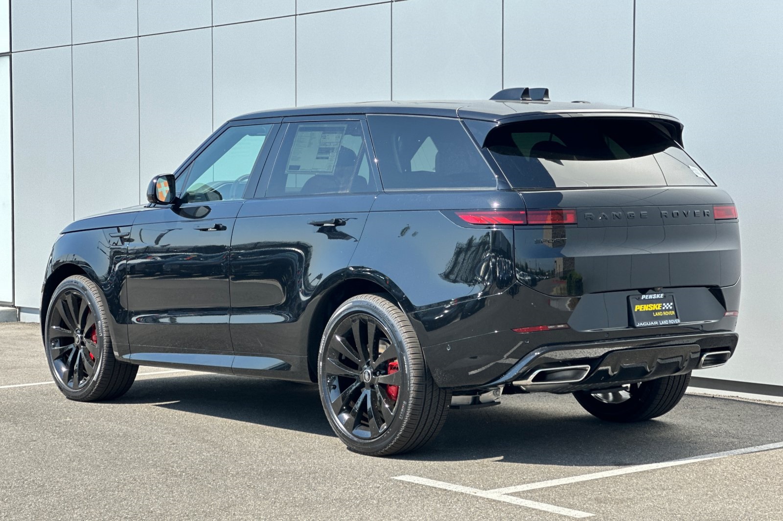 2025 Land Rover Range Rover Sport SE photo 3