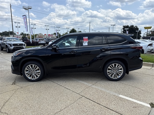 2025 Toyota Highlander Platinum photo 6