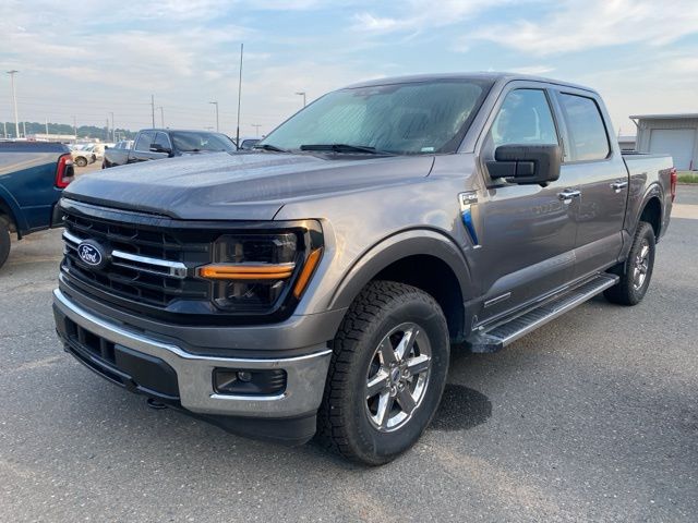 2024 Ford F-150 XLT photo 2