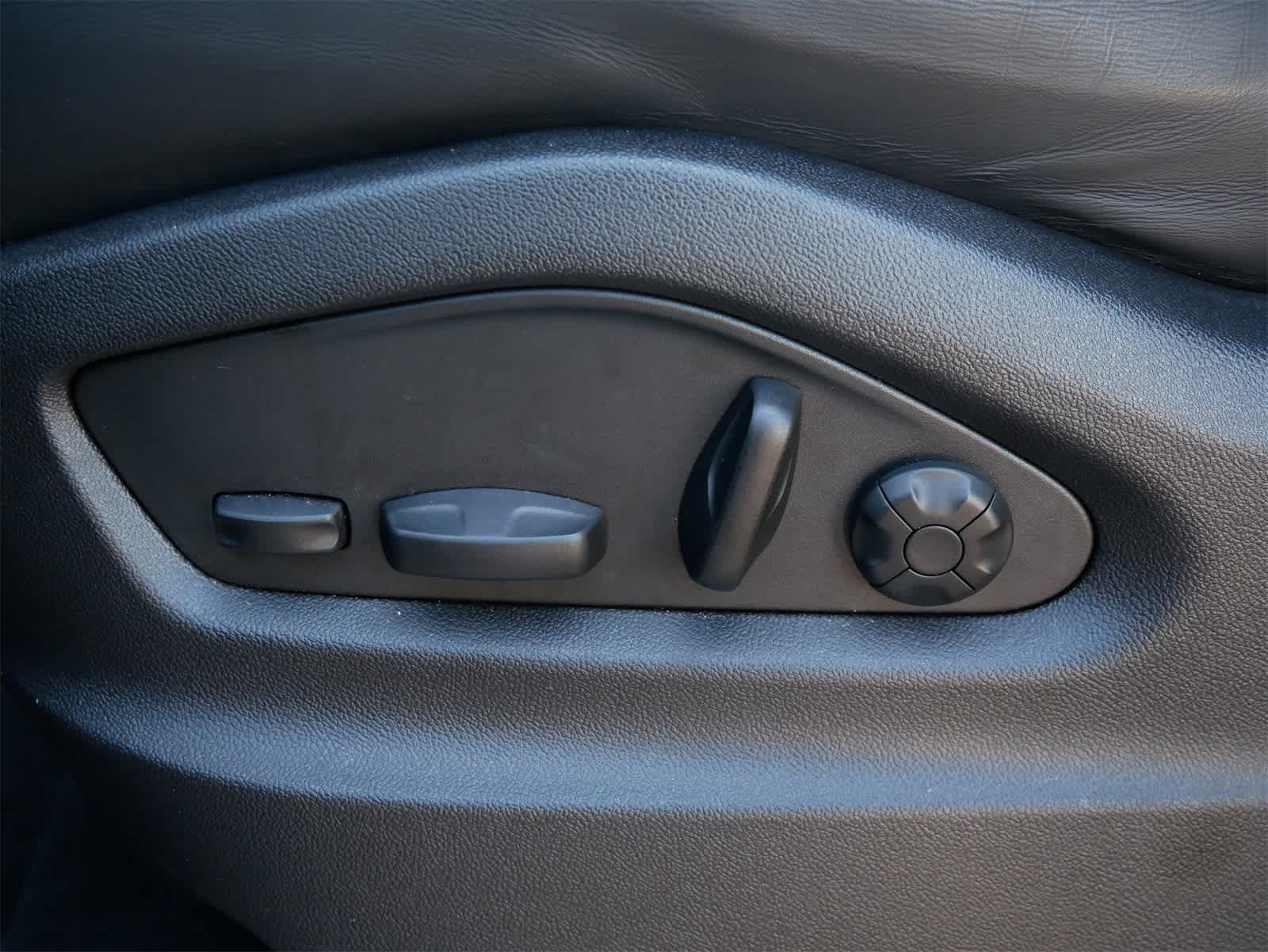 2023 Porsche Cayenne Platinum Edition photo 12
