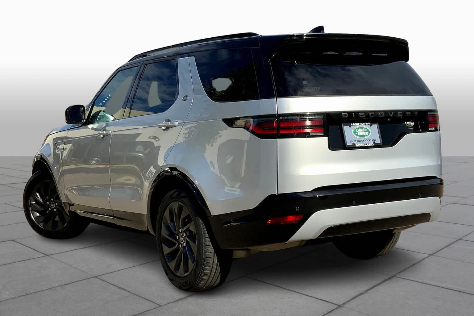 PreOwned 2023 Land Rover Discovery S RDynamic Sport Utility in