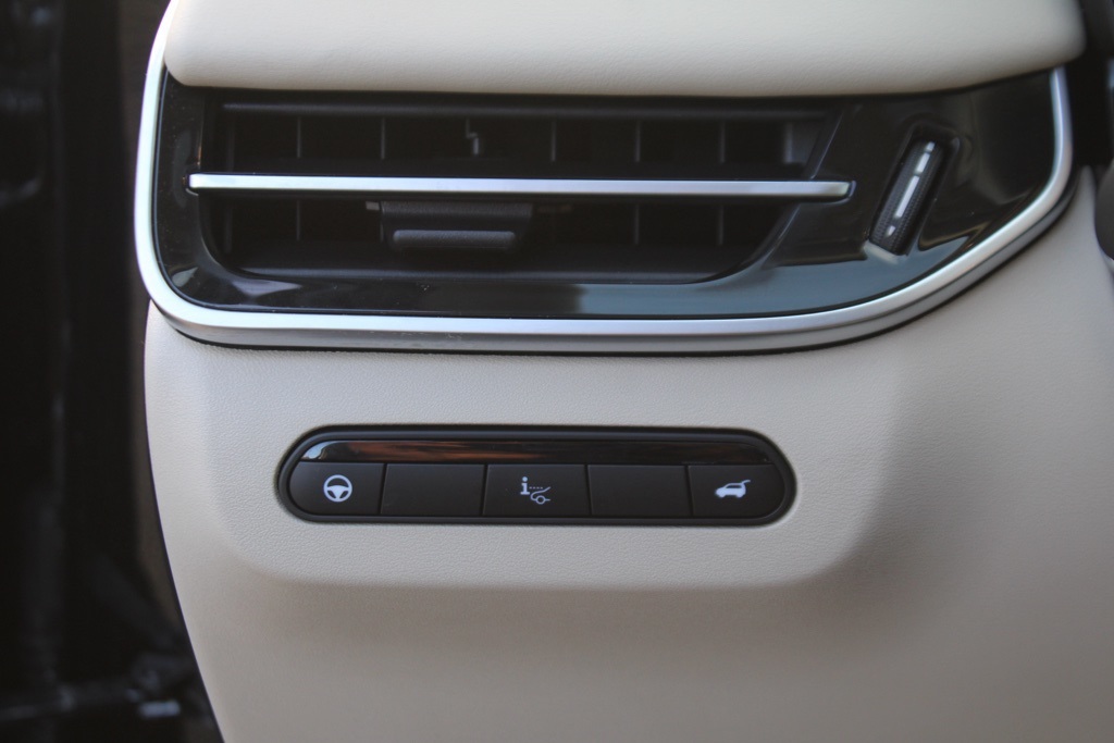 2025 Infiniti QX60 Luxe photo 12