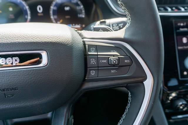 2025 Jeep Grand Cherokee Laredo X photo 14