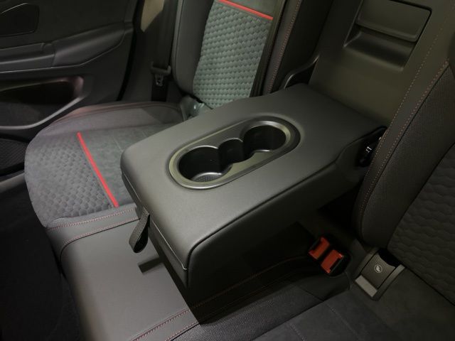 2025 Volkswagen Golf GTI SE photo 30