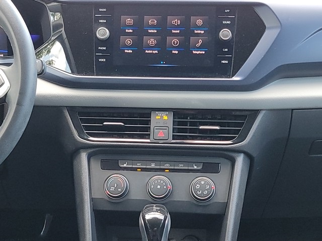 2022 Volkswagen Taos SE photo 16
