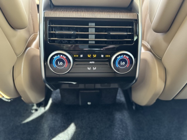 2025 Land Rover Range Rover SE photo 25