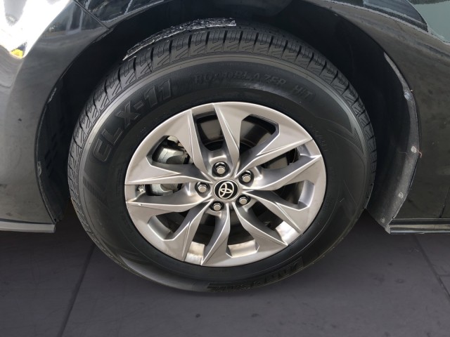 2023 Toyota Sienna XLE photo 14