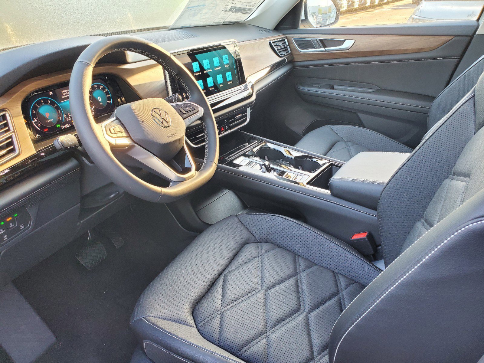 2025 Volkswagen Atlas SE Technology photo 6