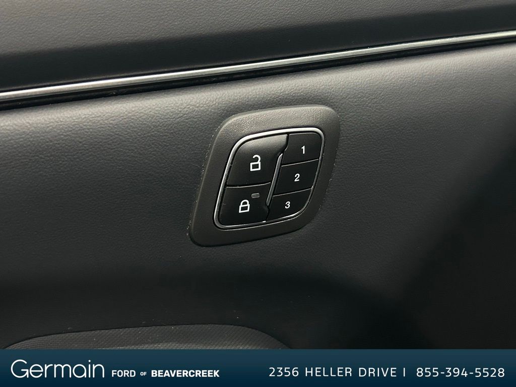 2023 Ford Mustang Mach-E Premium photo 17
